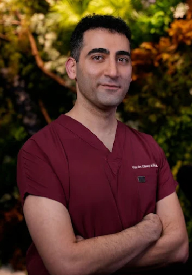 Dr. Cüneyt K.（ジュネイト）
